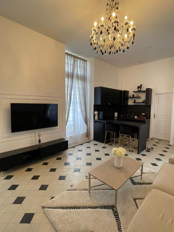 Romantique Jacuzzi, Au Chateau A 30 Min De Paris Apartment Limay ภายนอก รูปภาพ